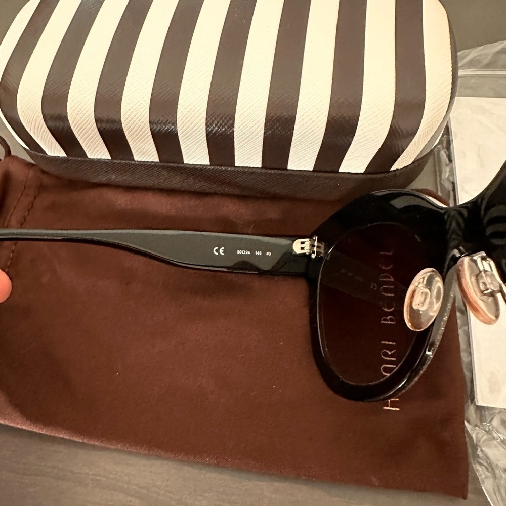 Henri Bendel Melanie Glitter Sunglasses - Picture 6 of 7